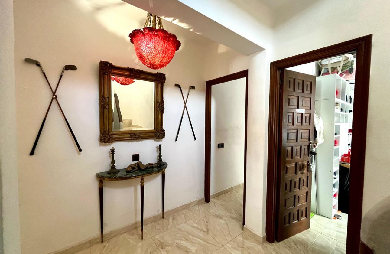 Resale - Villa - Villamartin