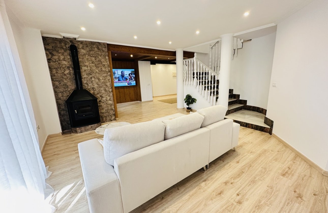 Resale - Villa - Orihuela Costa - Orihuela