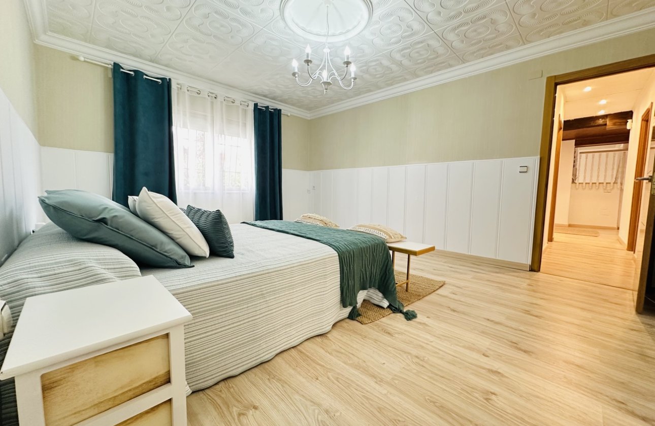Resale - Villa - Orihuela Costa - Orihuela