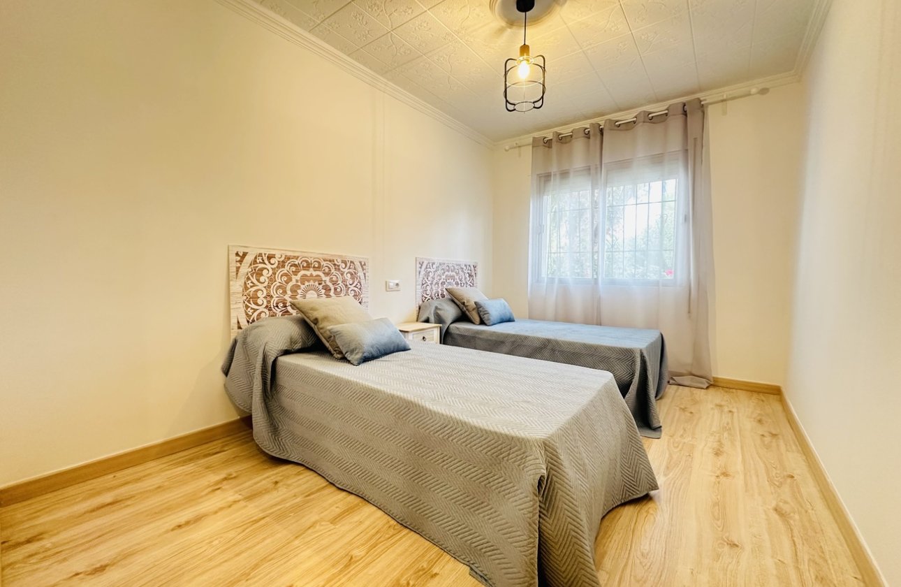 Resale - Villa - Orihuela Costa - Orihuela