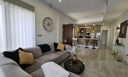 Resale - Villa - Villamartin