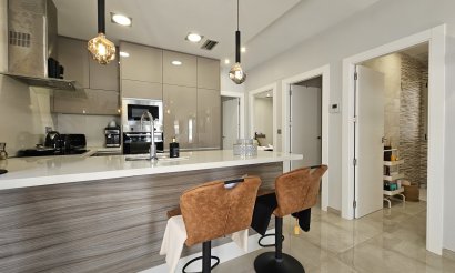 Resale - Villa - Villamartin