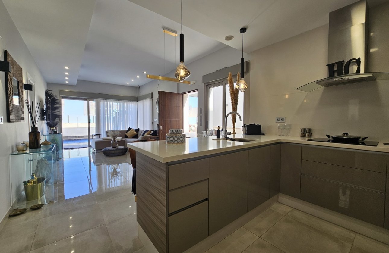 Resale - Villa - Villamartin