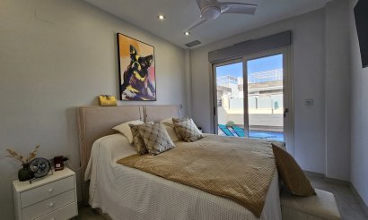 Resale - Villa - Villamartin
