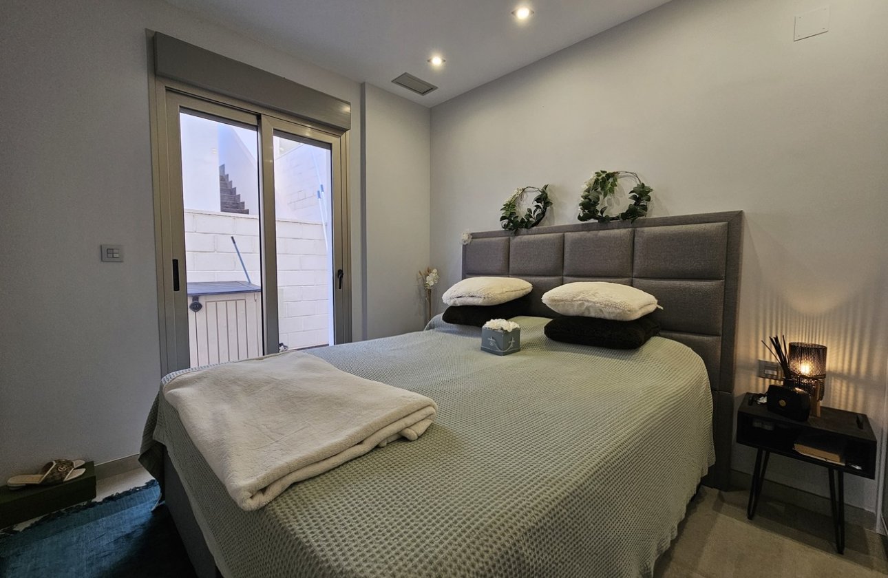 Resale - Villa - Villamartin