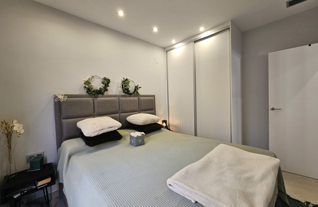 Resale - Villa - Villamartin