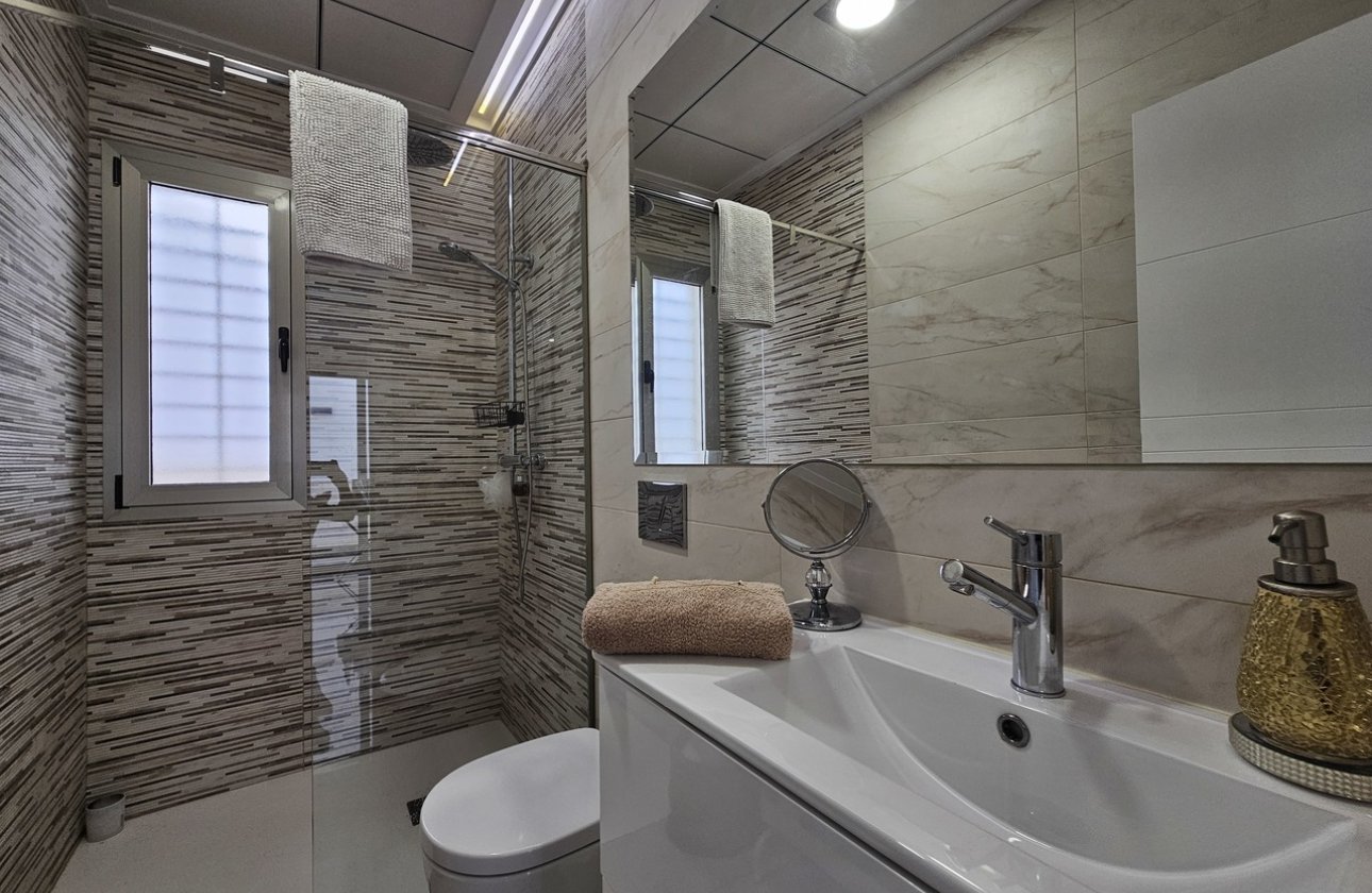 Resale - Villa - Villamartin