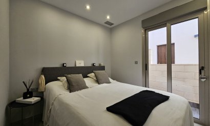 Resale - Villa - Villamartin