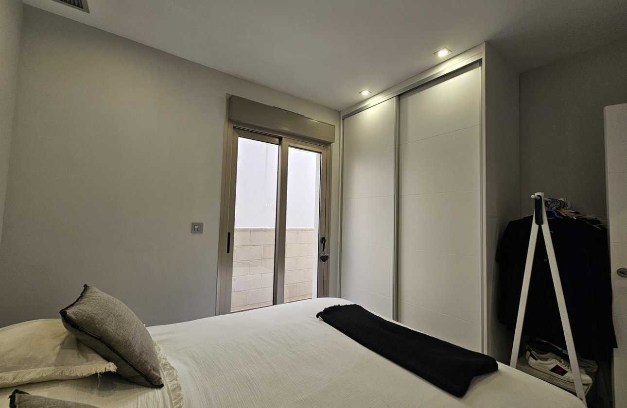 Resale - Villa - Villamartin