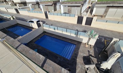 Resale - Villa - Villamartin