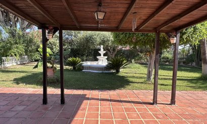 Resale - Villa - Elche