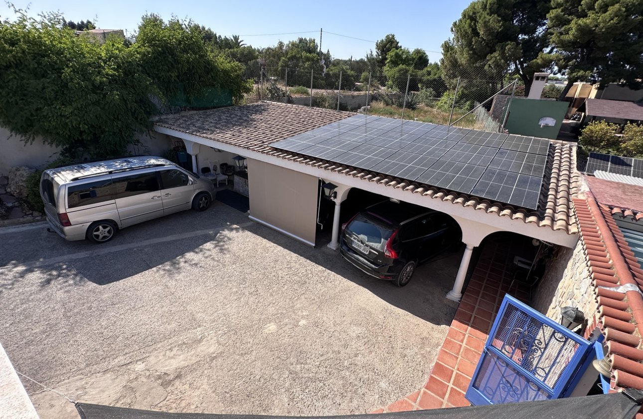 Resale - Villa - Elche