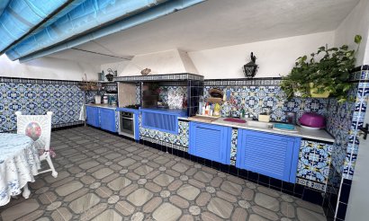 Resale - Villa - Elche