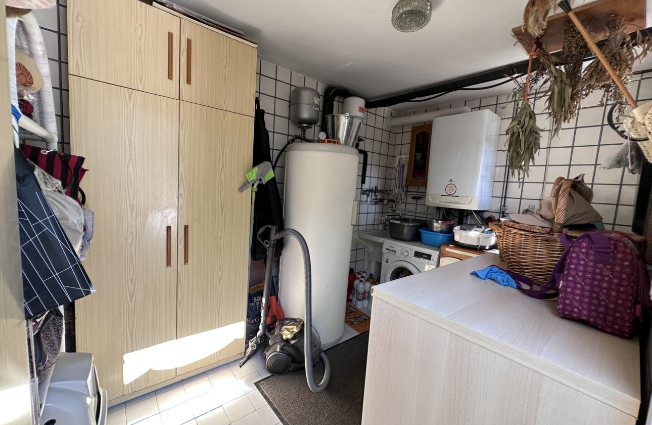 Resale - Villa - Elche