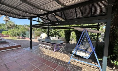 Resale - Villa - Elche