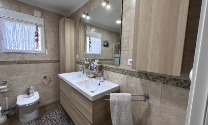 Resale - Villa - Elche