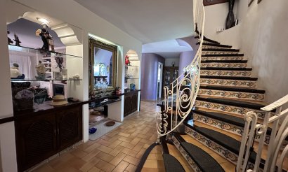 Resale - Villa - Elche