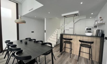 Resale - Villa - Los Altos