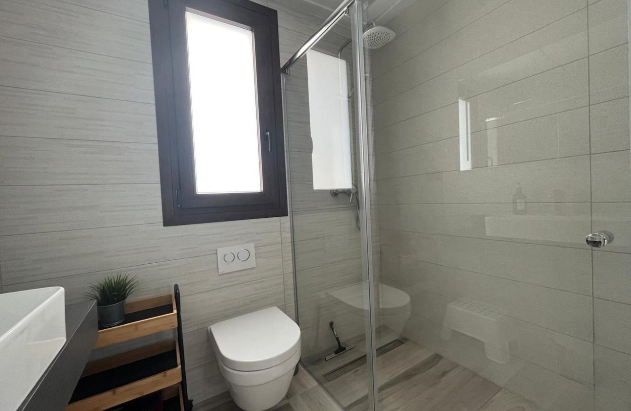 Resale - Villa - Los Altos