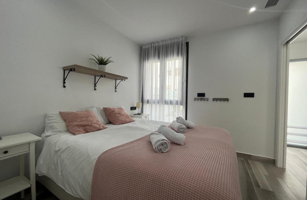 Resale - Villa - Los Altos