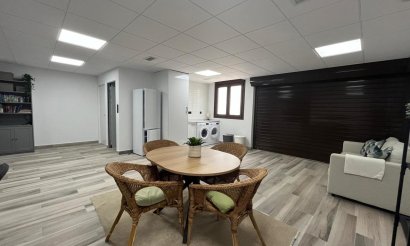 Resale - Villa - Los Altos