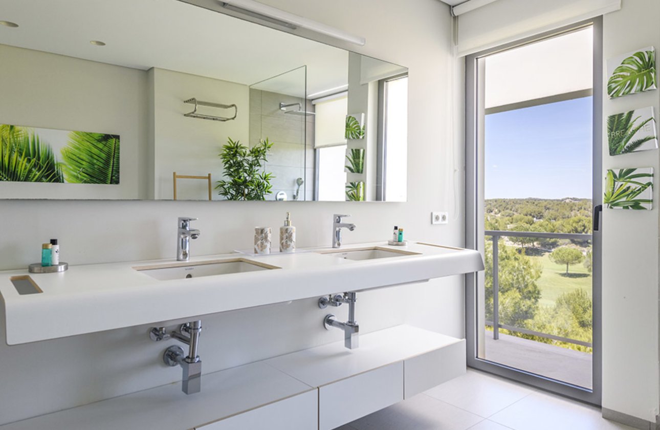 Resale - Villa - Las Colinas Golf Resort