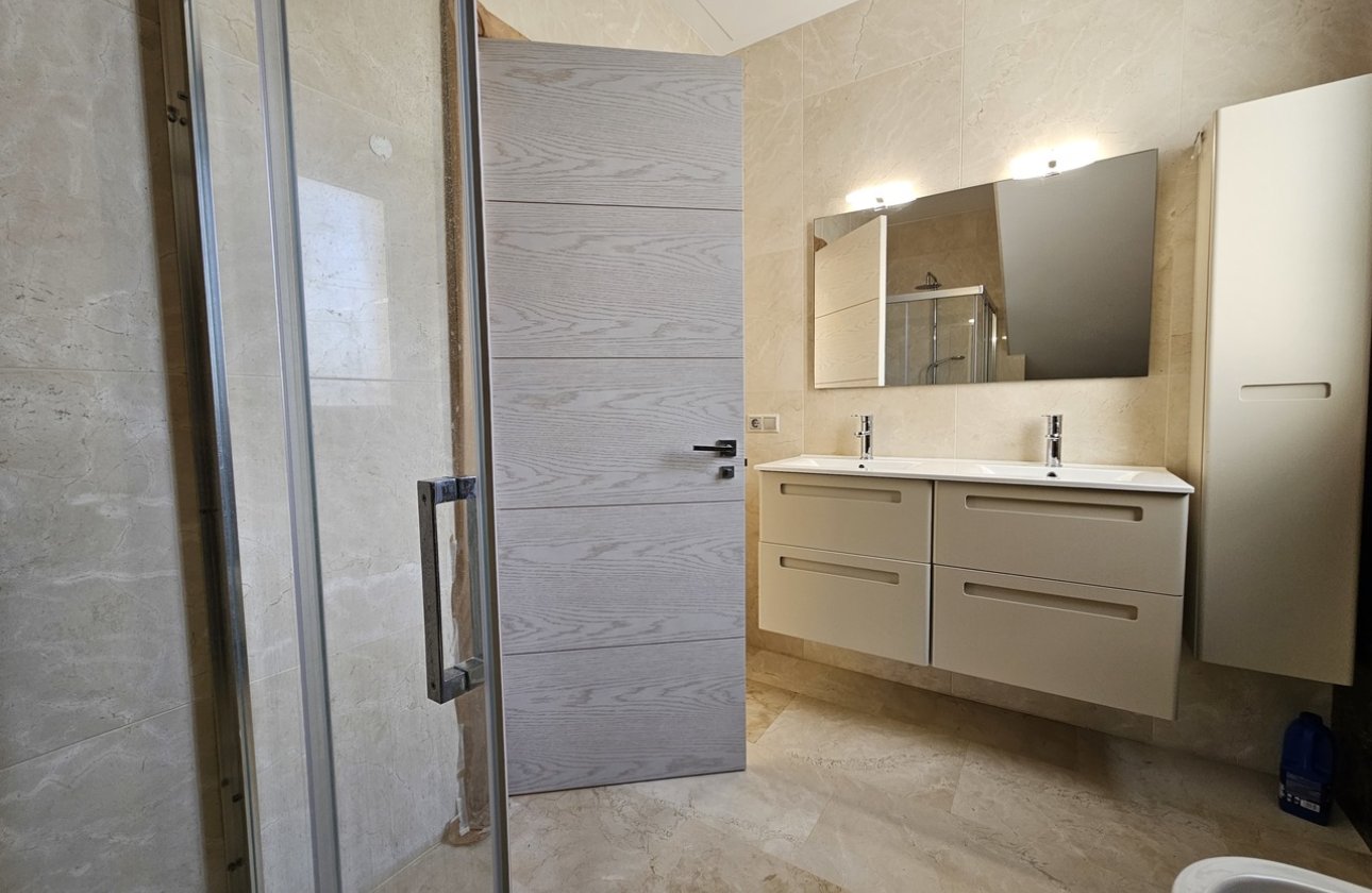 Resale - Villa - La Zenia