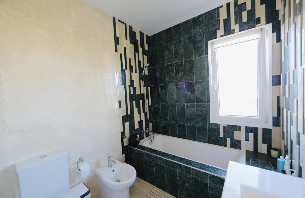 Resale - Villa - La Zenia