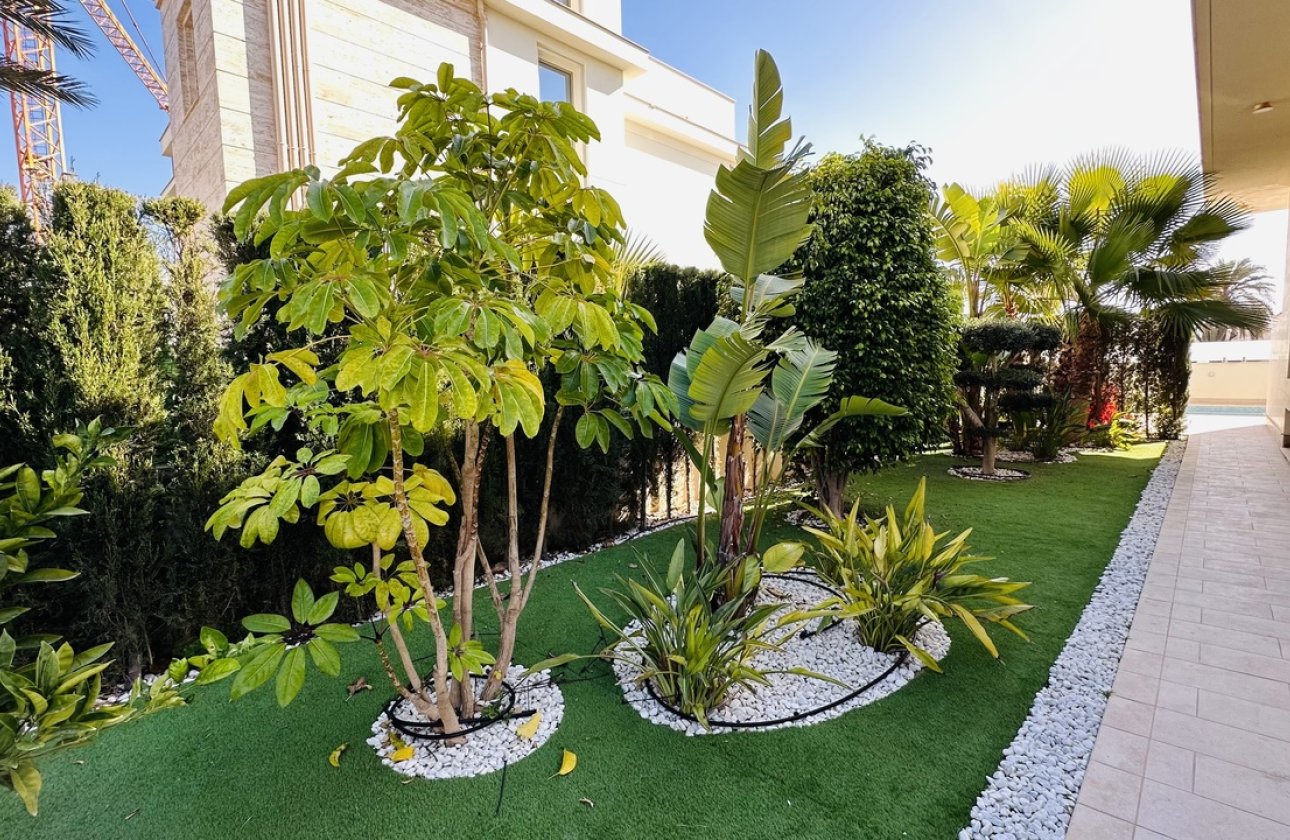 Resale - Villa - La Zenia