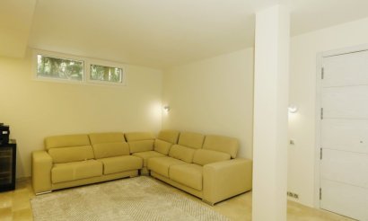 Resale - Villa - La Zenia