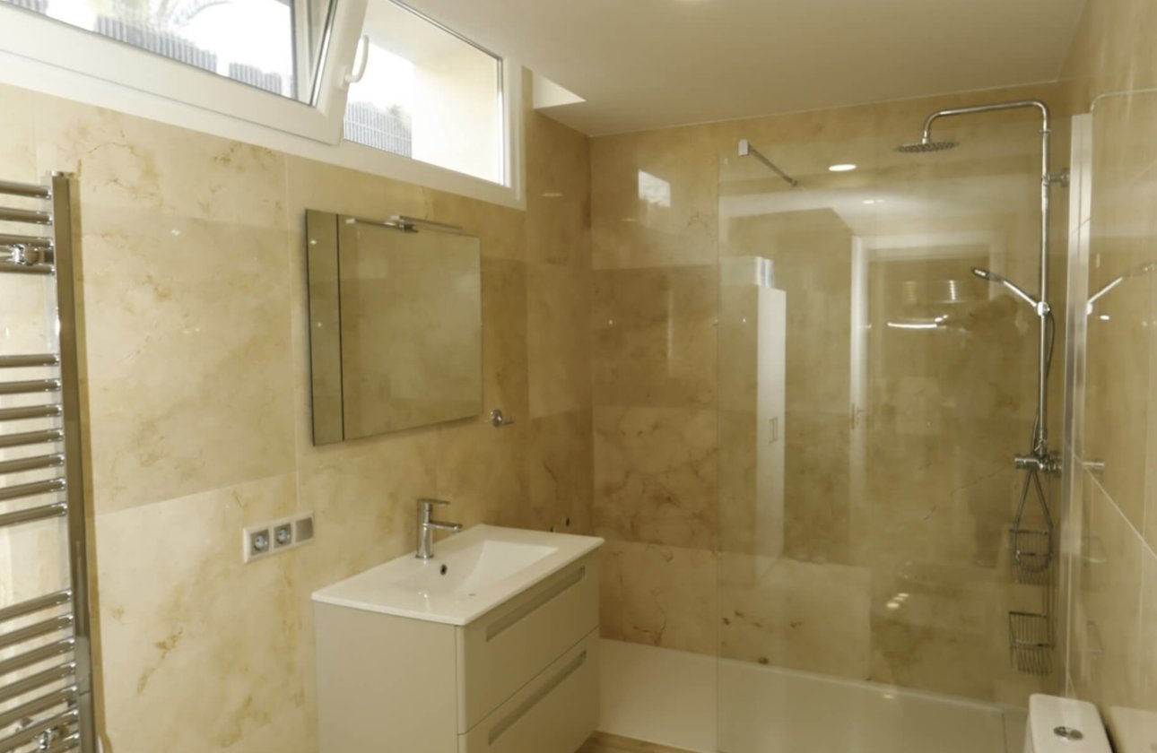 Resale - Villa - La Zenia