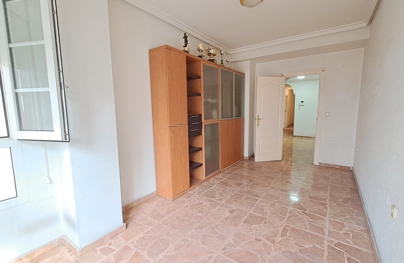 Resale - Apartment / flat - Torrevieja