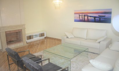 Resale - Villa - Los Altos