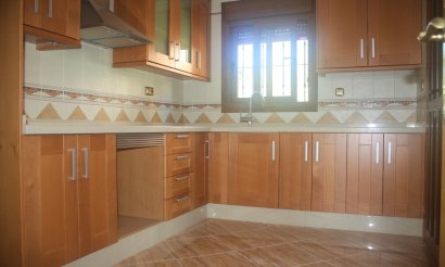 Resale - Villa - Los Altos