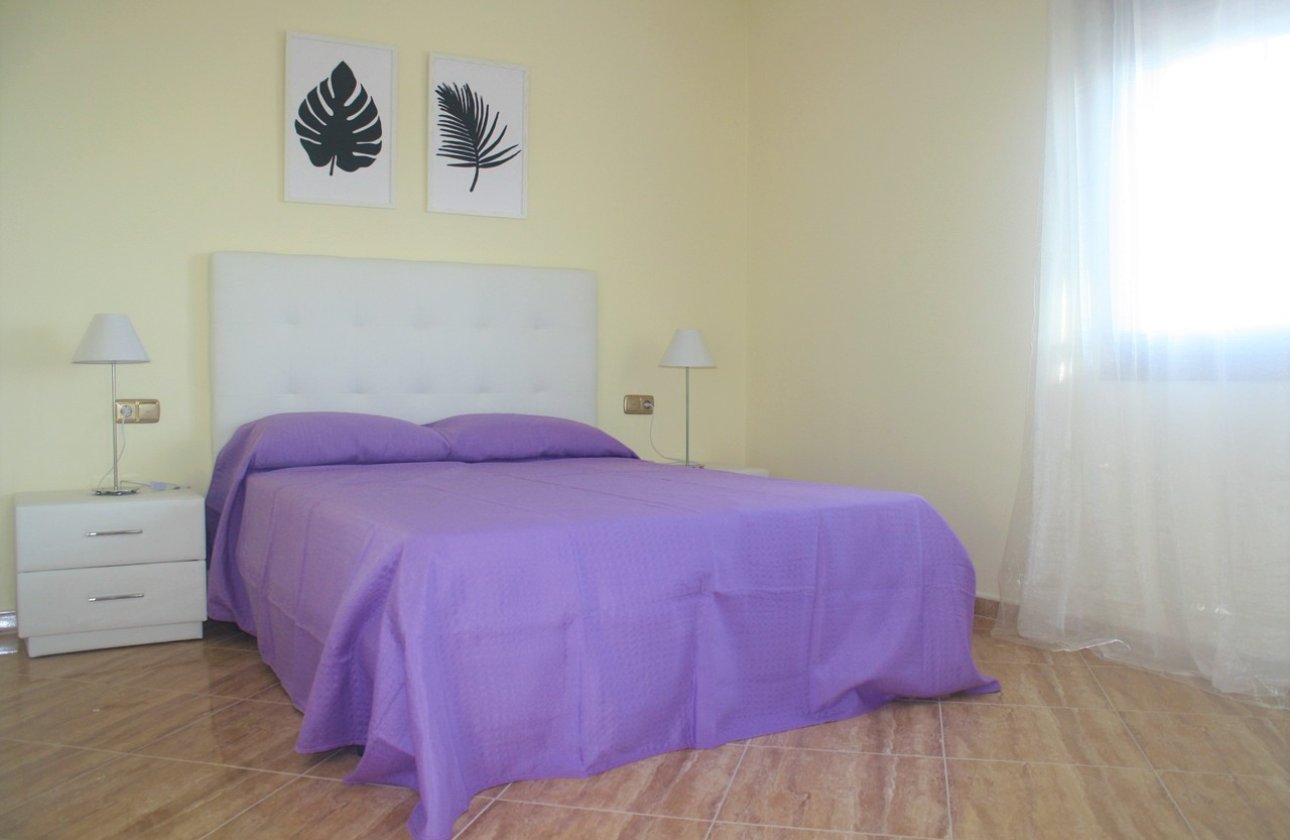 Resale - Villa - Los Altos