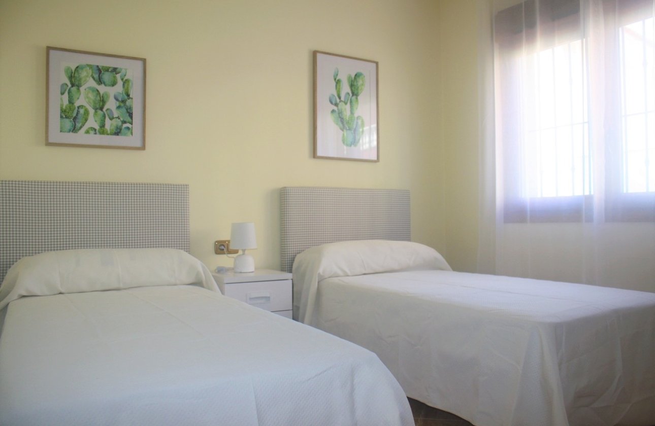 Resale - Villa - Los Altos