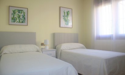 Resale - Villa - Los Altos