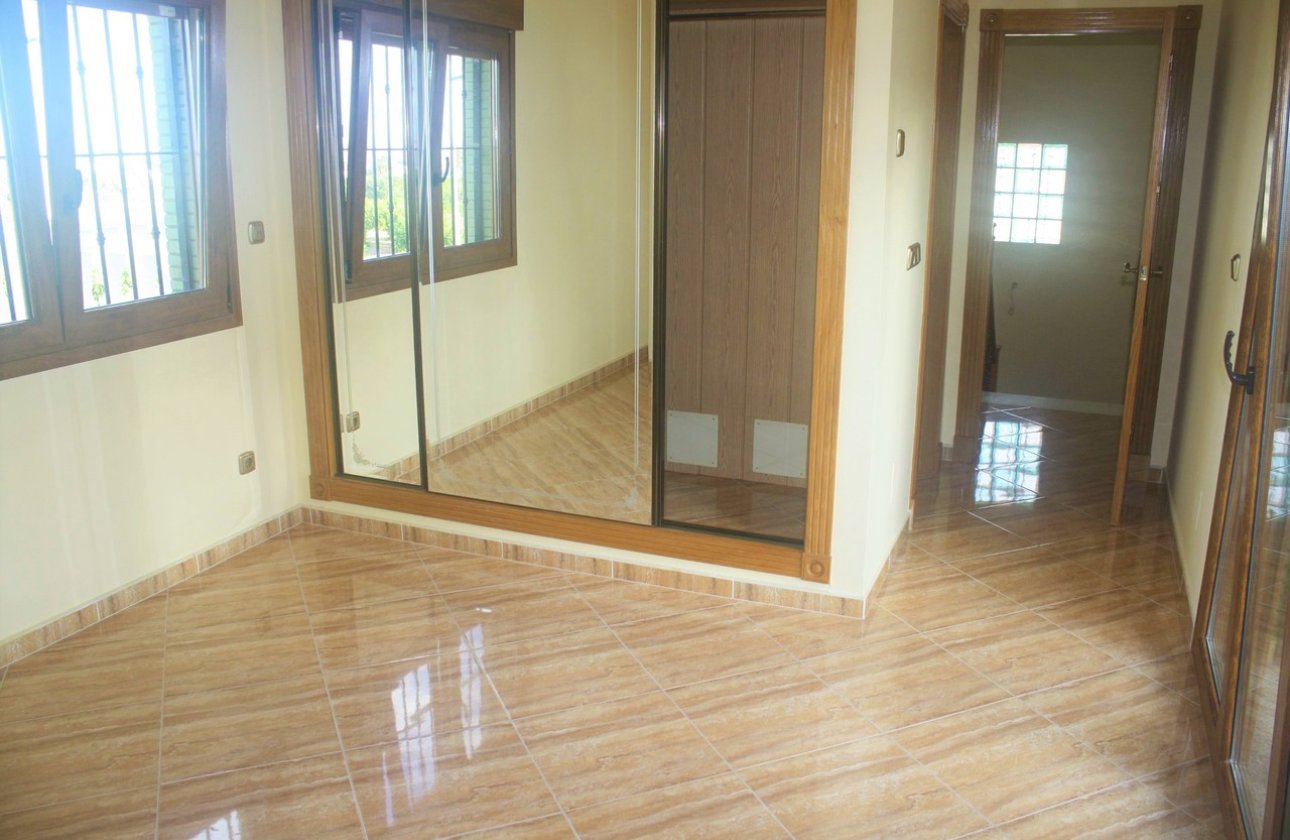 Resale - Villa - Los Altos