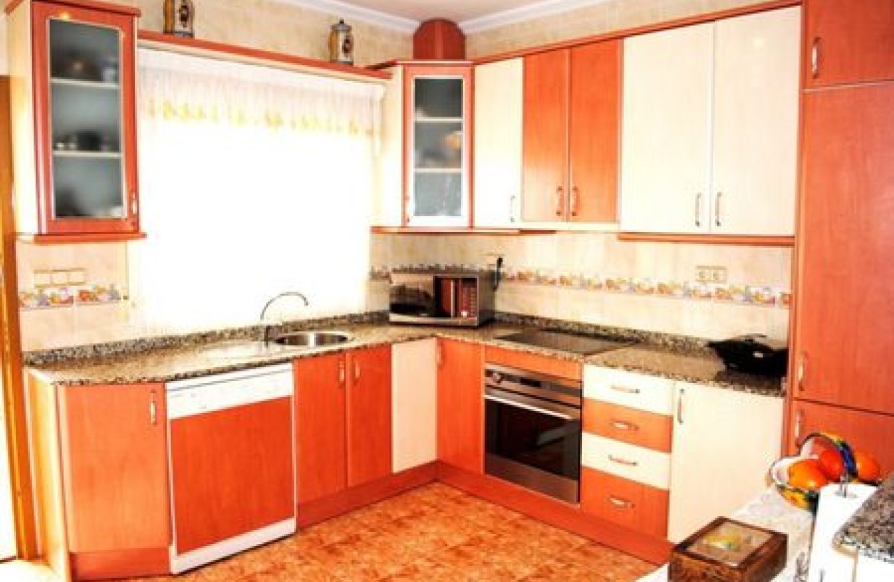 Resale - Villa - La Zenia