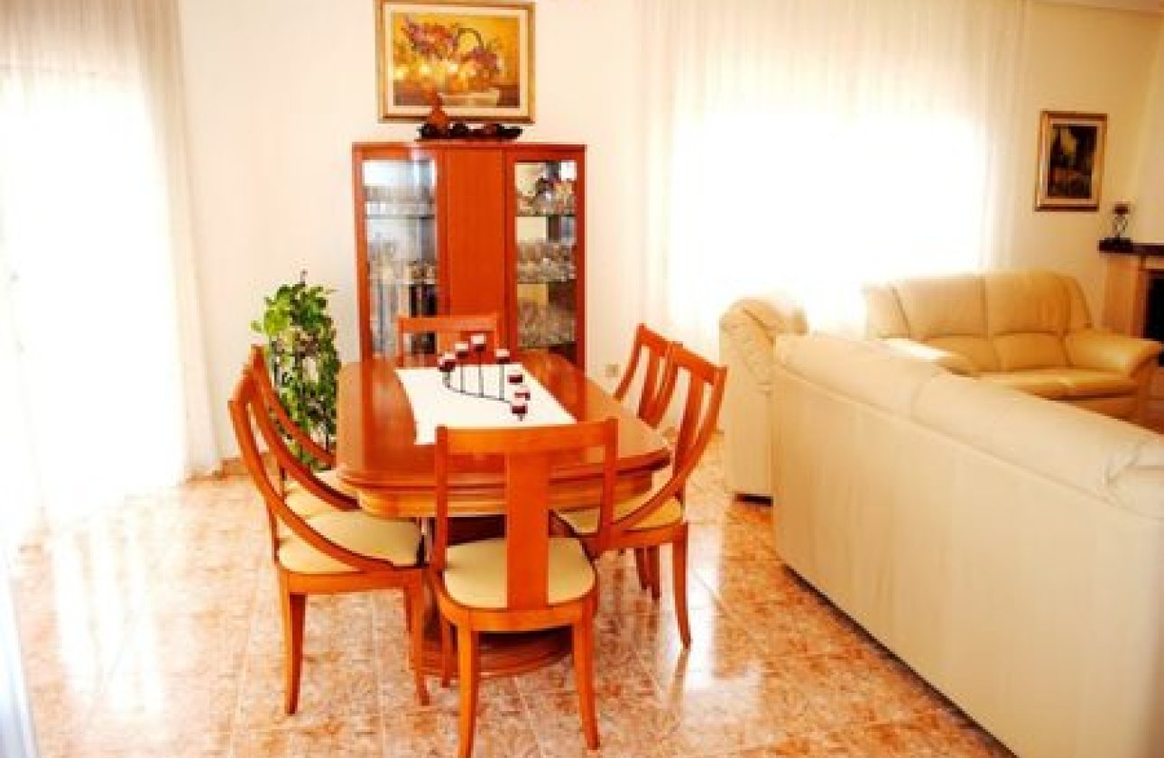 Resale - Villa - La Zenia