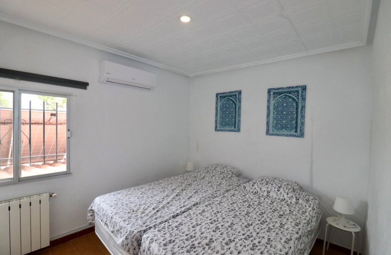 Resale - Villa - Aspe