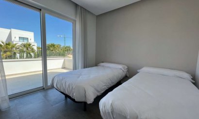 Revente - Villa - Orihuela - Las Colinas golf