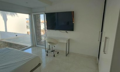 Revente - Villa - Orihuela Costa - La Zenia