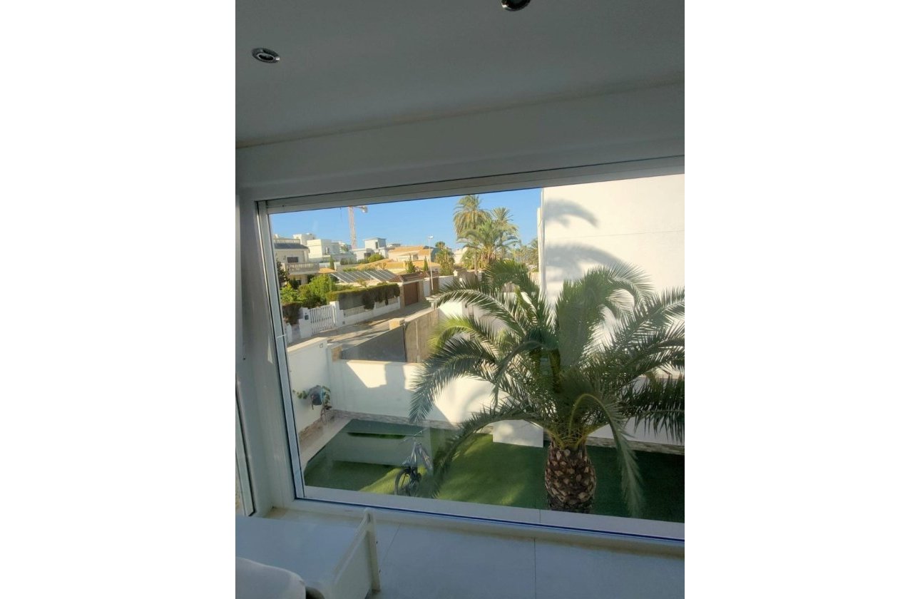 Revente - Villa - Orihuela Costa - La Zenia