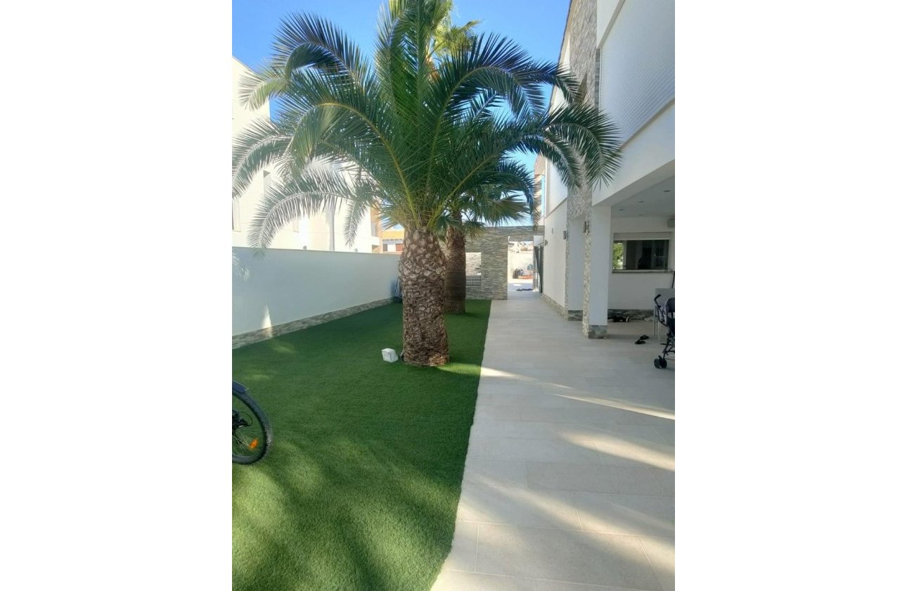 Revente - Villa - Orihuela Costa - La Zenia