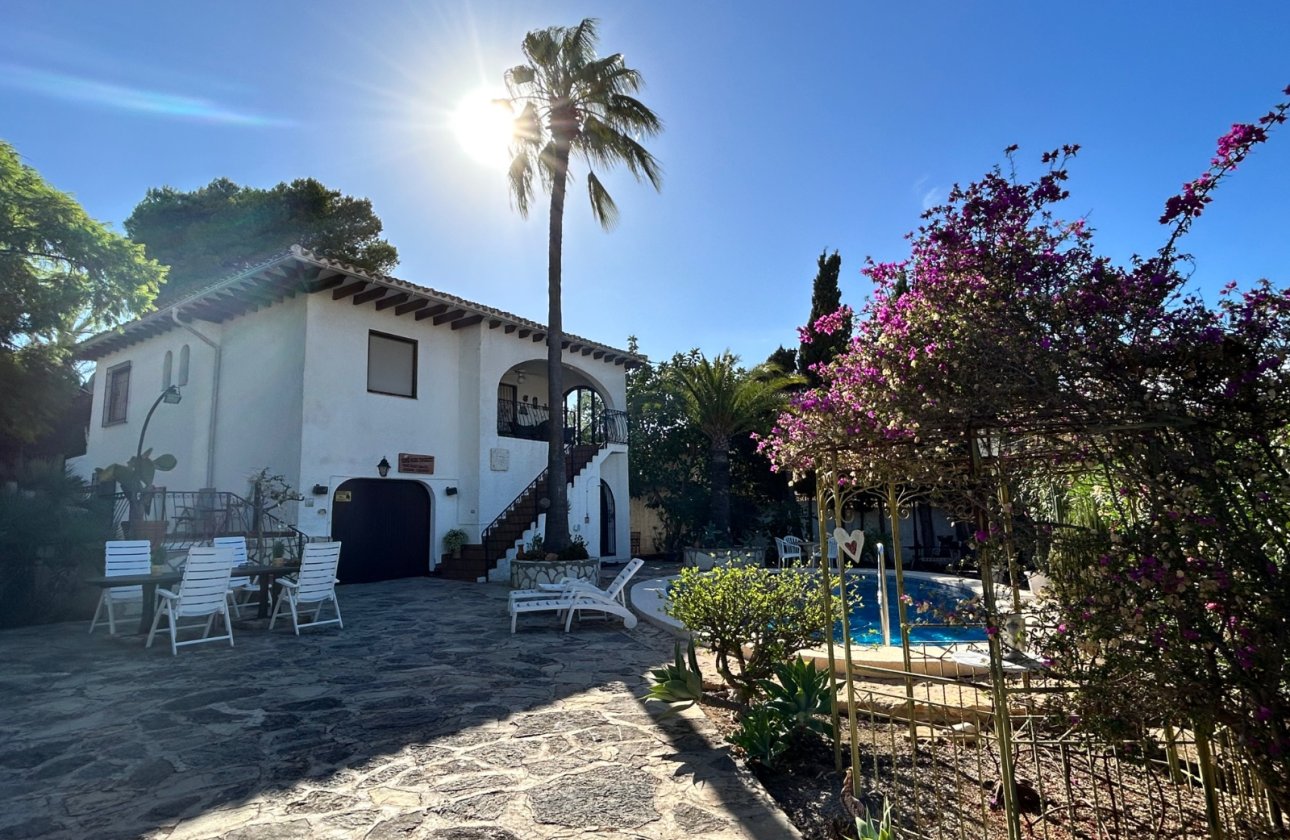 Resale - Villa - Albir