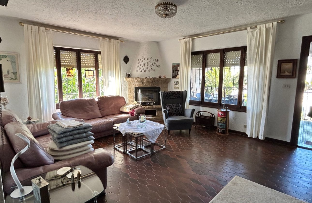 Resale - Villa - Albir