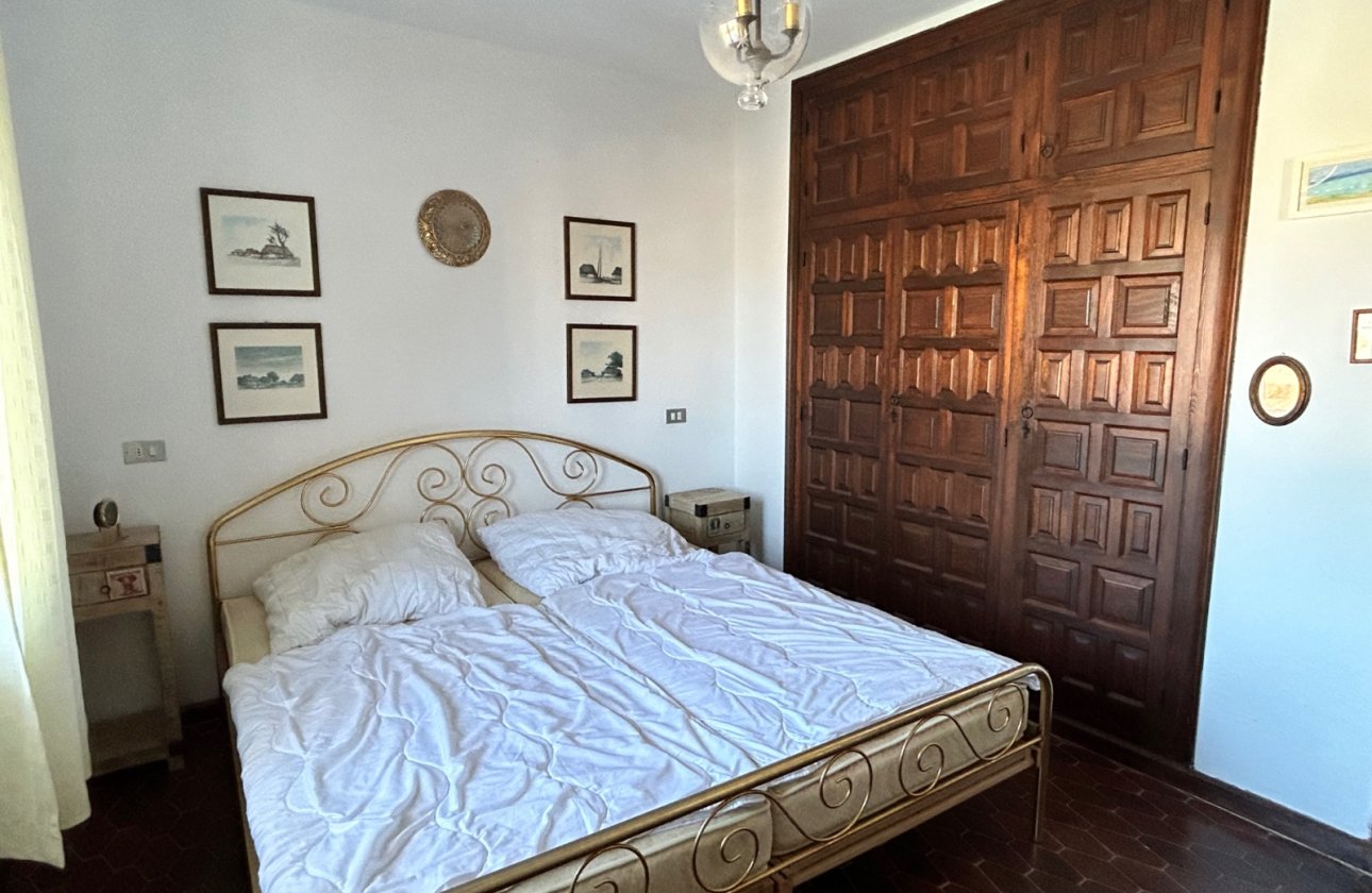 Resale - Villa - Albir