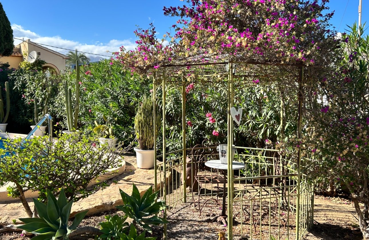 Resale - Villa - Albir