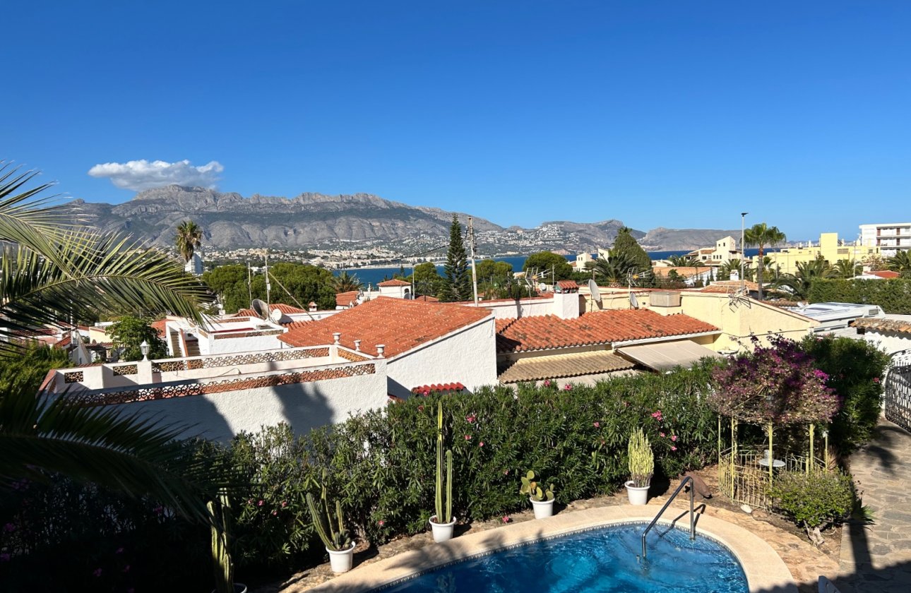 Resale - Villa - Albir